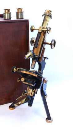 Microscope "Henri Van Heurck" provenant de la collection d'Orville Golub