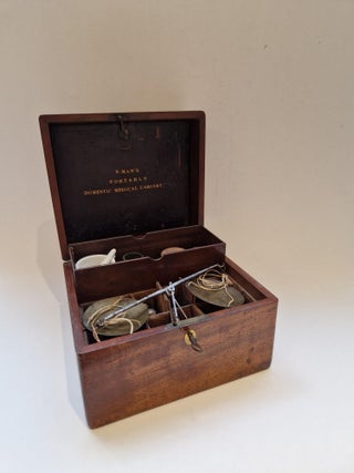 Pharmacie personnelle et portable, vers 1860
