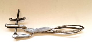 Item #4528 Grand forceps asymétrique, début du XXe siècle. Simal
