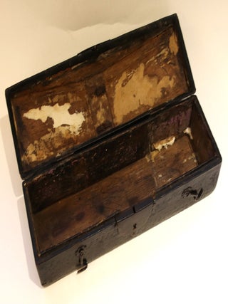 Grand coffret de forme pyramidale, France, XVIIe