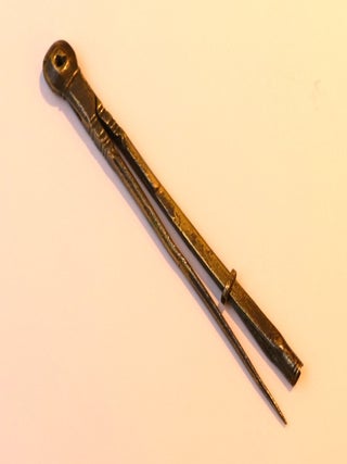 Item #4618 Compas en laiton avec pointe pour crayon, XVIIe. Inconnu