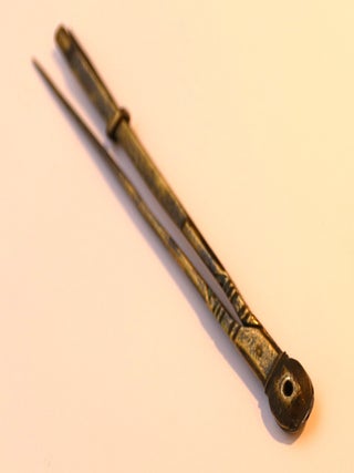 Compas en laiton avec pointe pour crayon, XVIIe