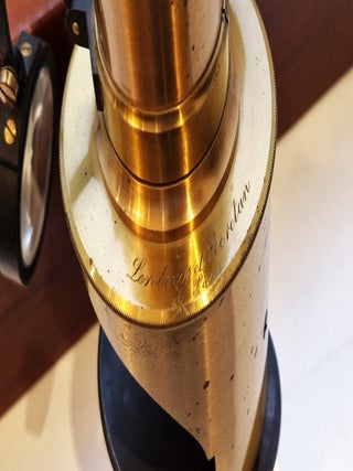 Microscope achromatique simplifié