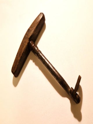 Item #4761 Clef dentaire, dite de Garengeot, circa 1800