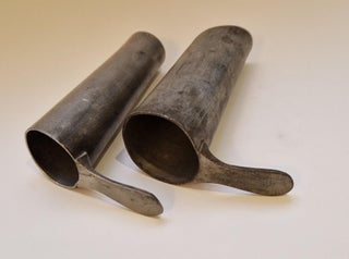 Deux speculums de Récamier en étain, circa 1815-1840