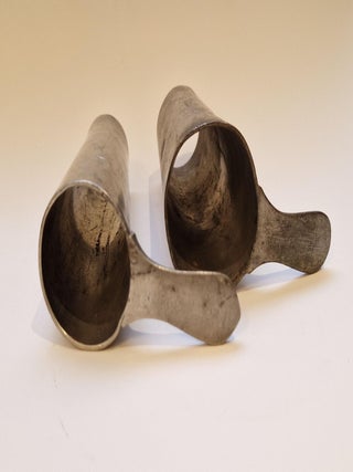 Deux speculums de Récamier en étain, circa 1815-1840