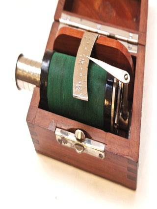 Petite bobine d'électricité médicale de type Emil du Bois-Reymond modifiée par Gustave Trouvé.