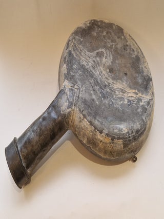 Bassin de lit ou urinal en étain, XVIIIe