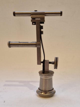 Niveau Boyelle-Morin à collimateur dioptrique.