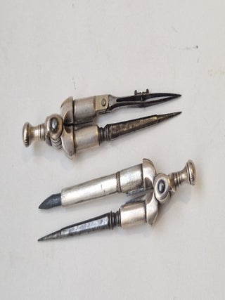 Rare et précoce modèle en argent du “new pair of pocket compasses” inventé par Jones, c. 1800