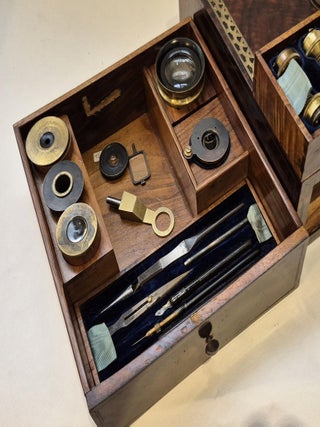 Important exemplaire du microscope achromatique universel, circa 1848-1852