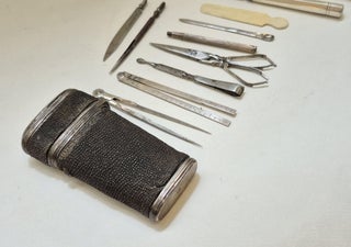 Nécessaire de poche de voyage en acier, argent, ivoire et peau de poisson, circa 1800