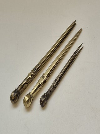 Trois compas en laiton, circa 1740