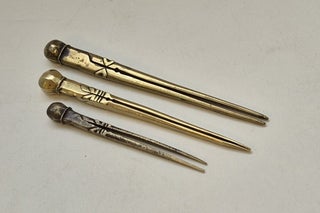 Trois compas en laiton, circa 1740