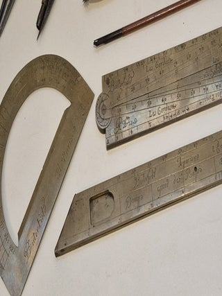 Etui de mathématiques en laiton, circa 1700