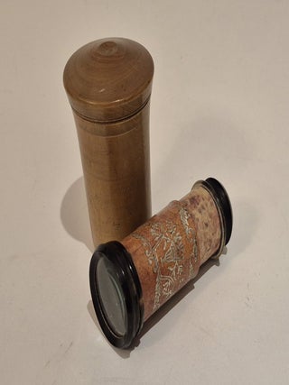 Item #5175 Lorgnette en corne et papier à décor doré, en étui, Italie, XVIIIe