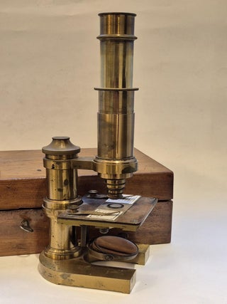 Microscope moyen modèle, Stativ III, circa 1881
