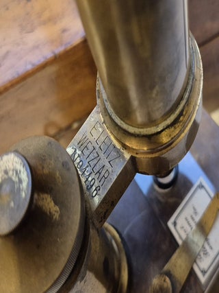 Microscope moyen modèle, Stativ III, circa 1881