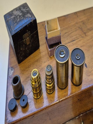 Microscope moyen modèle, Stativ III, circa 1881
