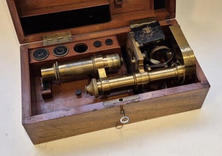 Microscope moyen modèle, Stativ III, circa 1881