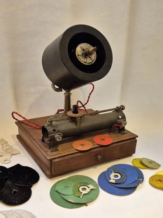 Appareil de Dosne pour les expériences de Rosensthiel sur les couleurs, vers 1900