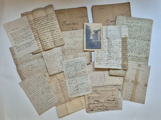 Item #5293 ensemble de correspondance autographe contenant des brouillons autographes de lettres...