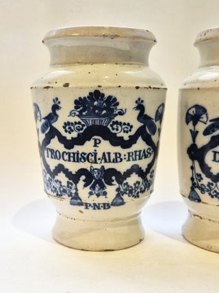 Deux pots de pharmacie, Anvers, XVIIIe