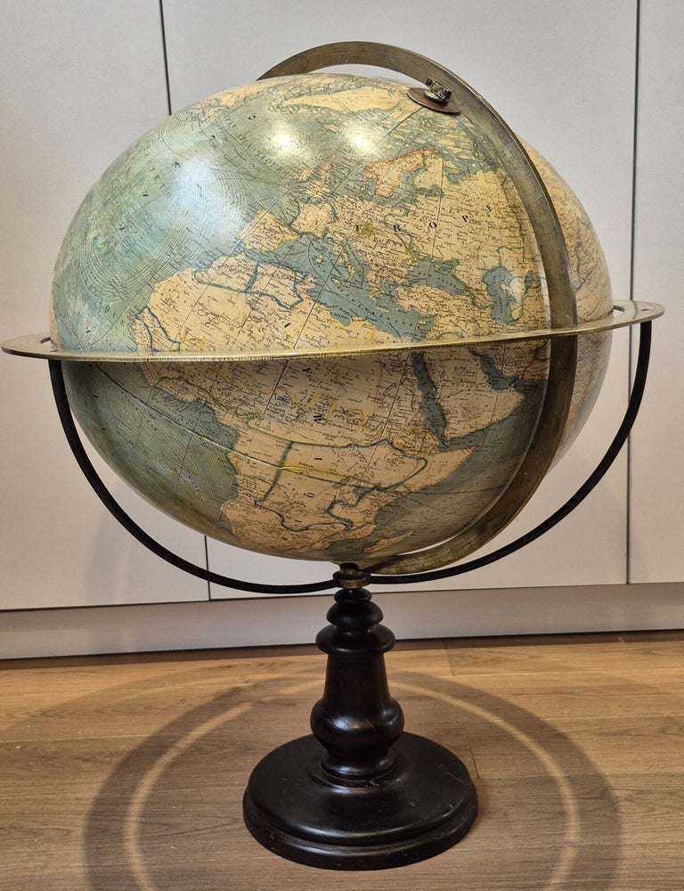 Item #5325 Grand globe terrestre 50cm par Larochette et Bonnefont. Louis Bonnefont Charles Larochette, Naud-Evrard et Charles Delagrave.
