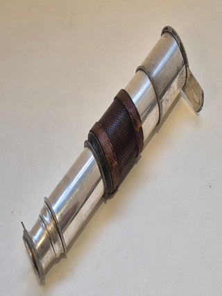 Forme peu commune d'une longue-vue française en argent et laiton argenté, signée Charles Gerard, vers 1810-1820.
