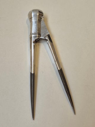 Rare compas italien en argent de type Lusverg, fin du XVIIe siècle.