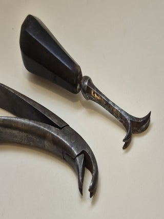 Pince et élévateur dentaires, XVIIIe siècle