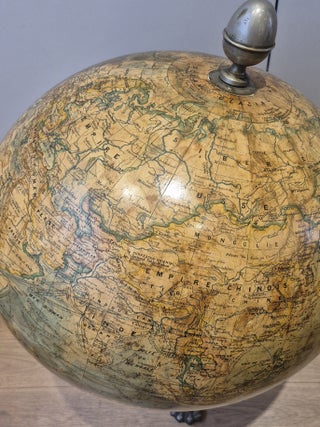 Grand globe terrestre Dubail de 50cm par Lebegue