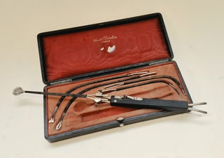 Item #5404 Précoce lampe électrique médicale pour endoscopie avec cautères pour ORL. Charles...