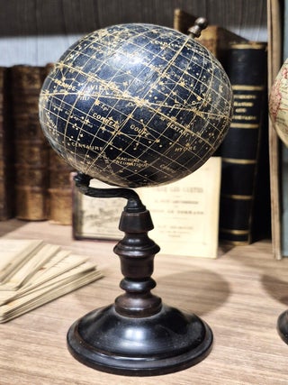 Paire de globes terrestre et c&eacute;leste, circa 1880