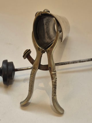 Speculum &agrave; trois valves, mod&egrave;le Charri&egrave;re, circa 1850