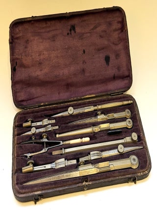 Petite boite d&rsquo;instruments de dessins en maillechort, Italie, circa 1870-1880