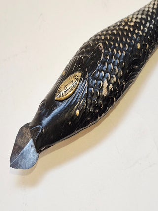 Flamme ou lancette &agrave; ressort en forme de poisson, circa 1845