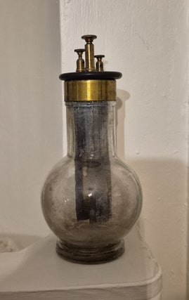 Item #5515 Pile de Grenet en verre laiton ébène - bel état, XIXe