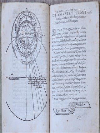 Elucidatio fabricae ususque astrolabii. Cui multa & diligens acessit recognitio